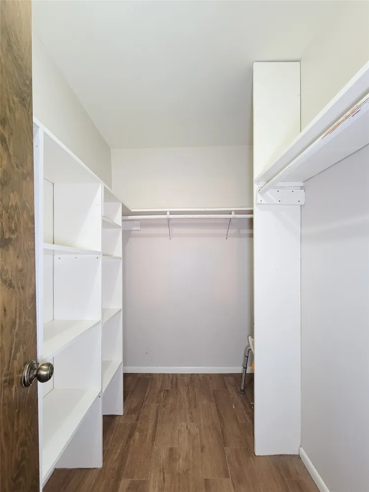 9202 Benning Dr, Houston, TX 77031