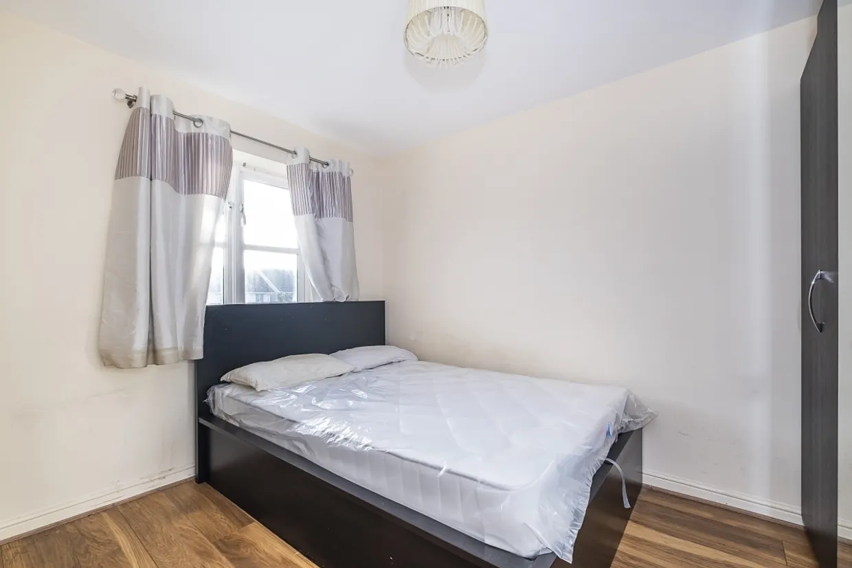 Highfield Road, Feltham, TW13 photo 6