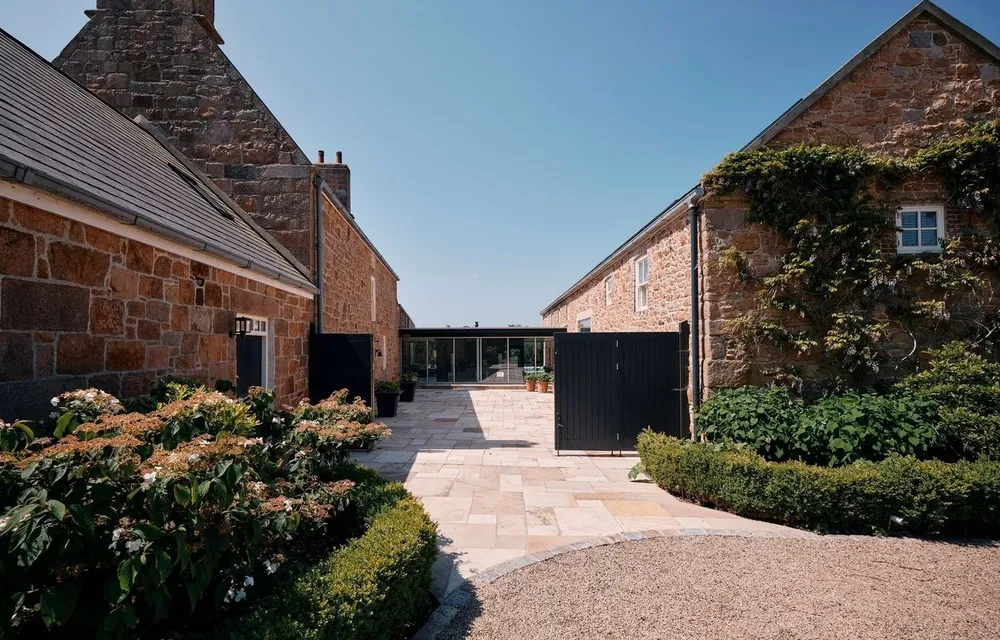 Holmbury