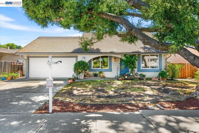 675 Alameda Dr, Livermore, CA 94551