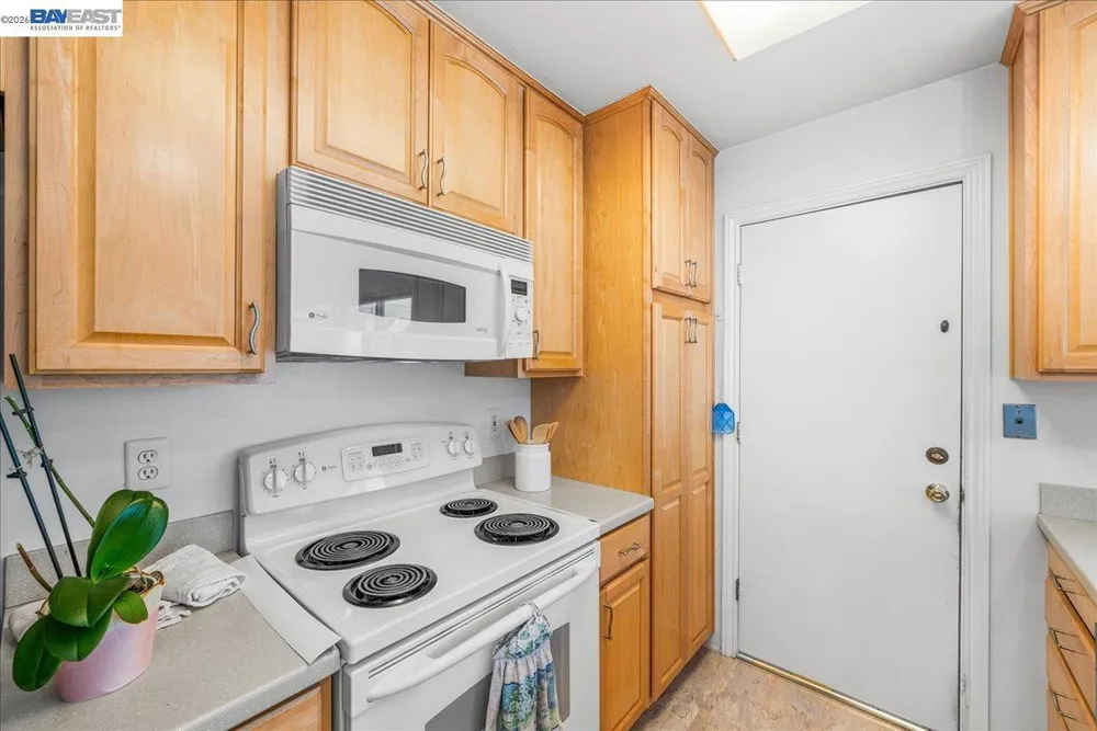 675 Alameda Dr, Livermore, CA 94551