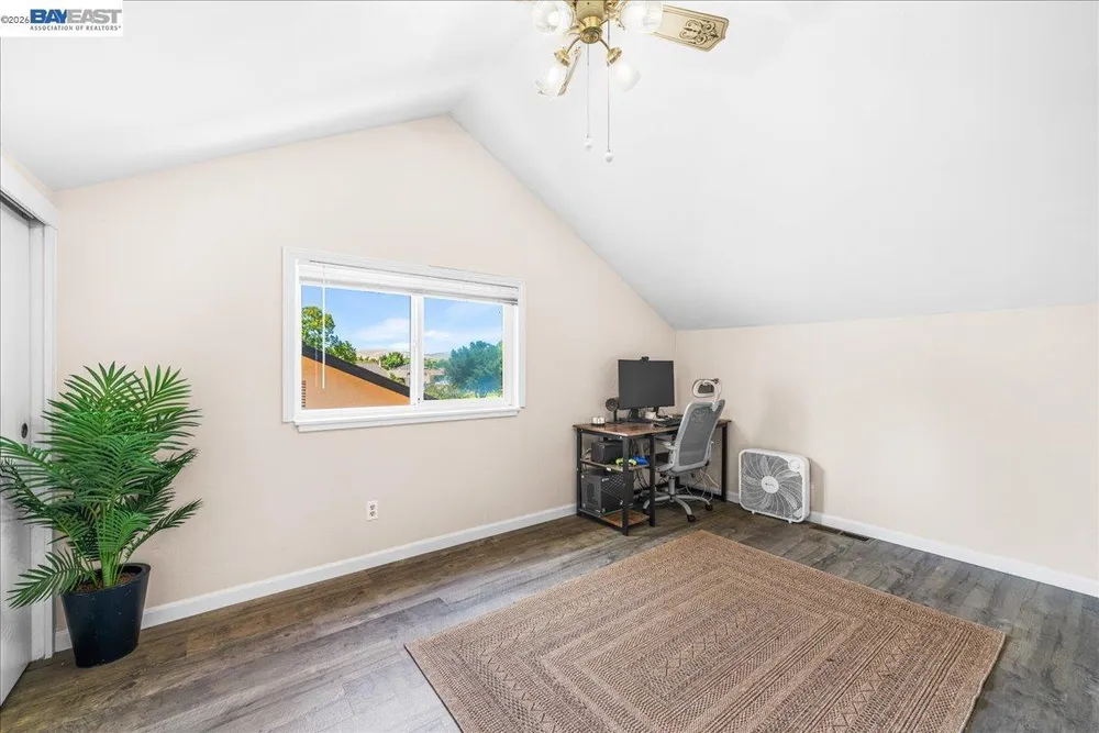 675 Alameda Dr, Livermore, CA 94551