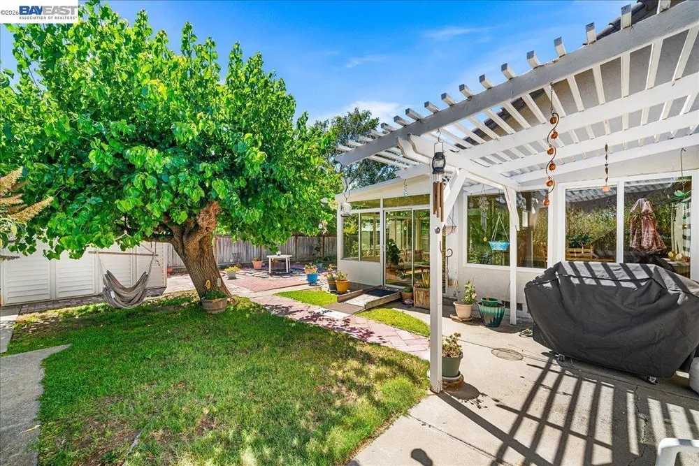 675 Alameda Dr, Livermore, CA 94551