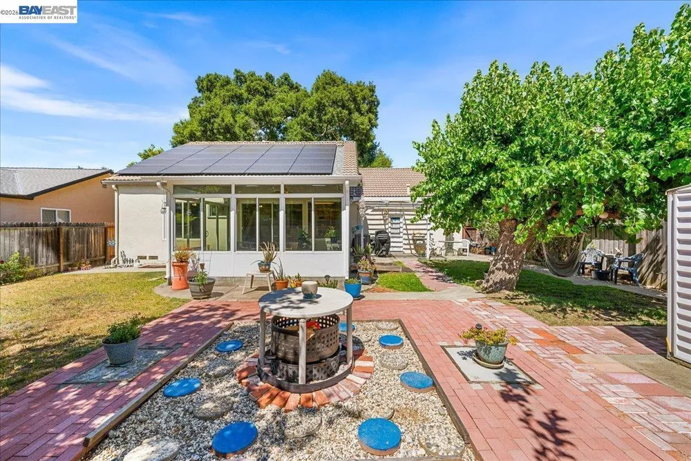 675 Alameda Dr, Livermore, CA 94551