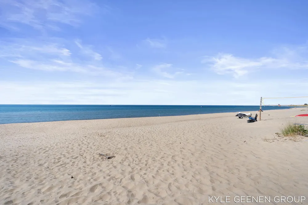 4719 Fox Hill Ln, Macatawa, MI 49434