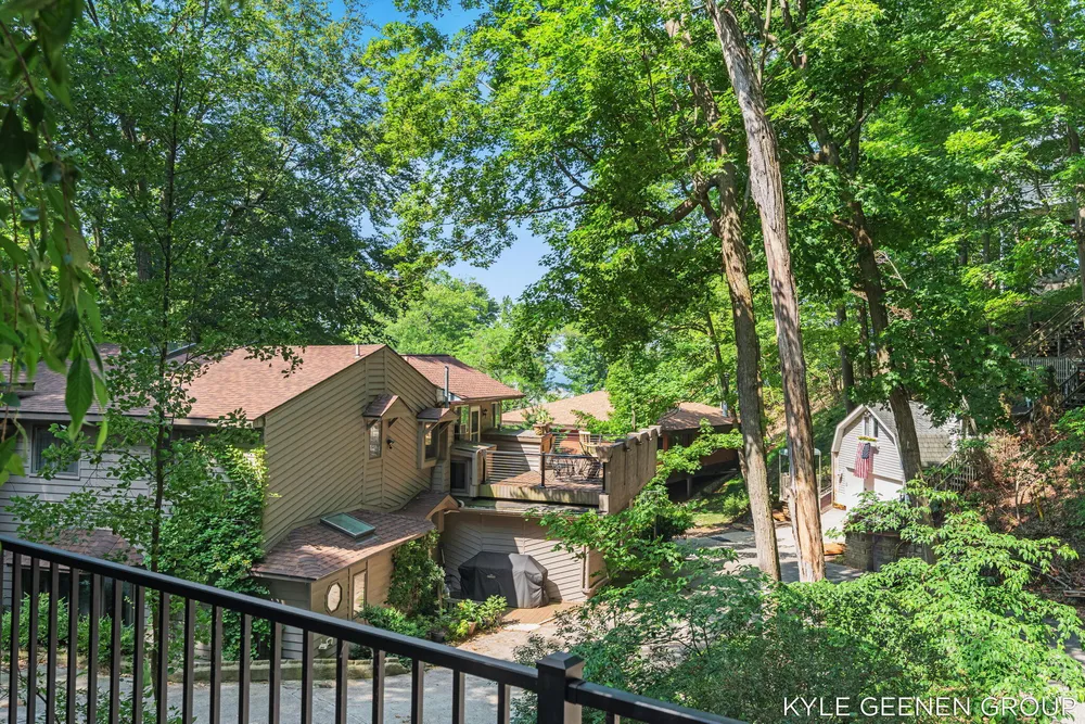 4719 Fox Hill Ln, Macatawa, MI 49434