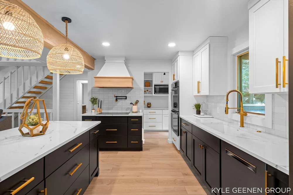 4719 Fox Hill Ln, Macatawa, MI 49434