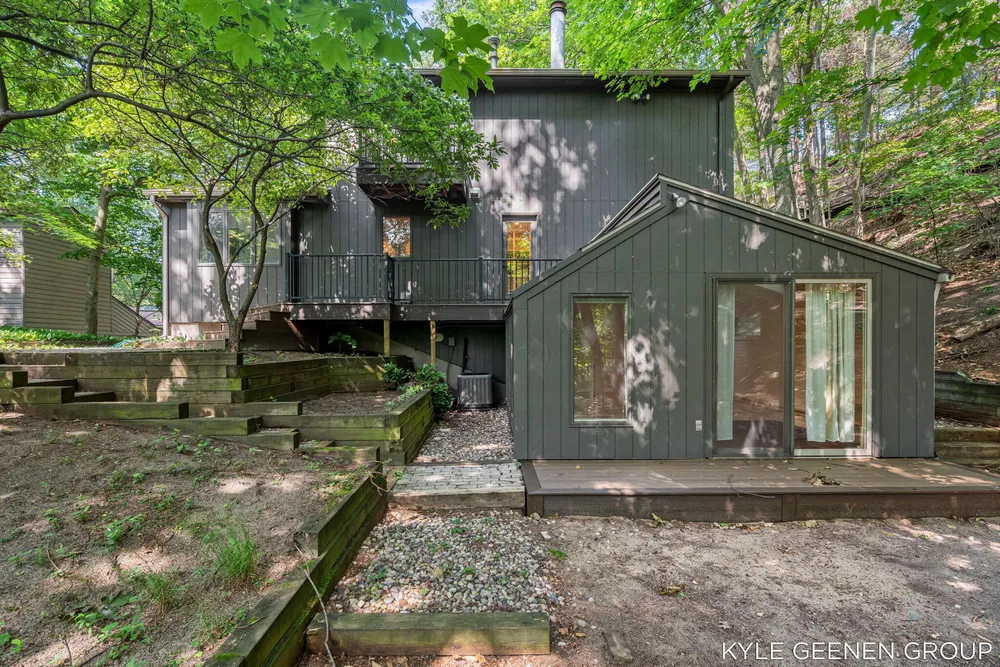 4719 Fox Hill Ln, Macatawa, MI 49434