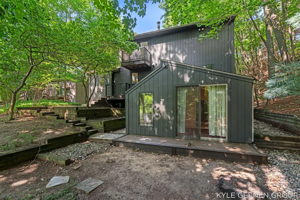 4719 Fox Hill Ln, Macatawa, MI 49434