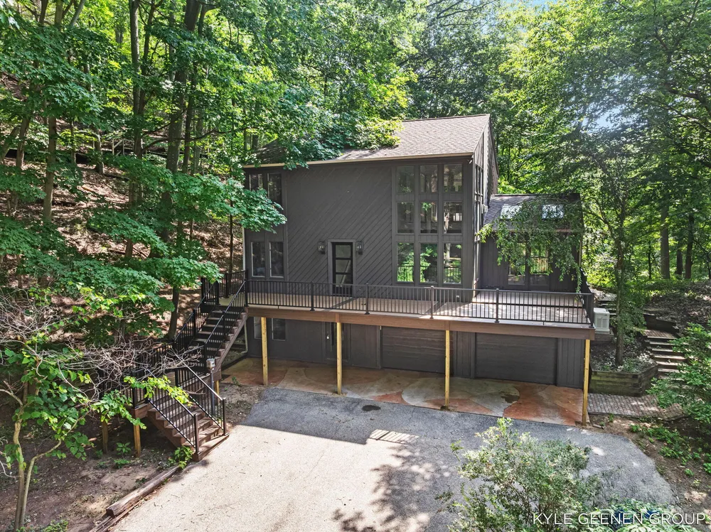4719 Fox Hill Ln, Macatawa, MI 49434