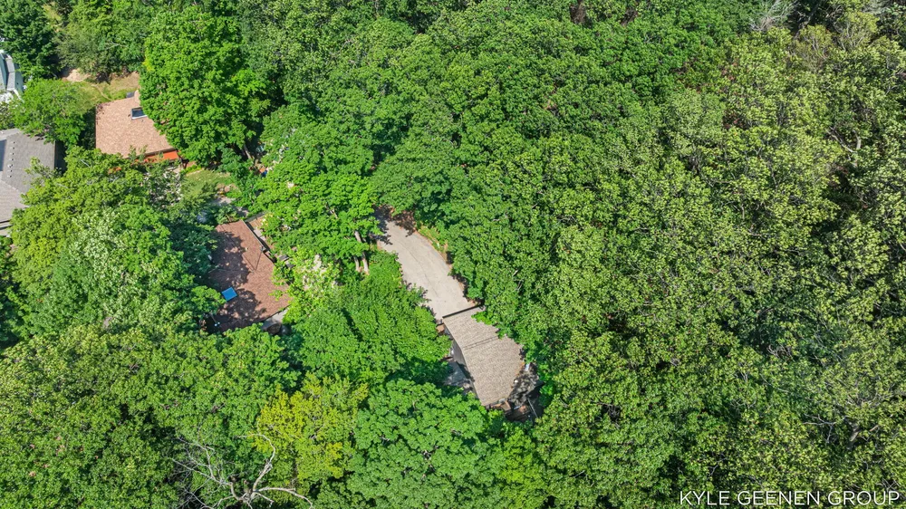4719 Fox Hill Ln, Macatawa, MI 49434