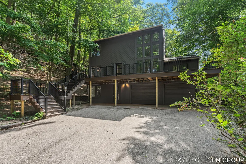 4719 Fox Hill Ln, Macatawa, MI 49434