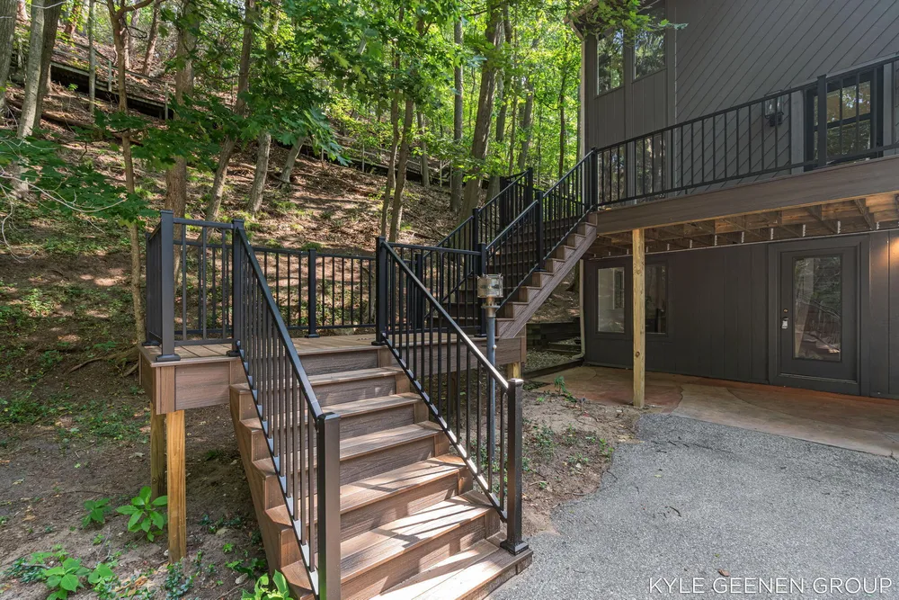 4719 Fox Hill Ln, Macatawa, MI 49434