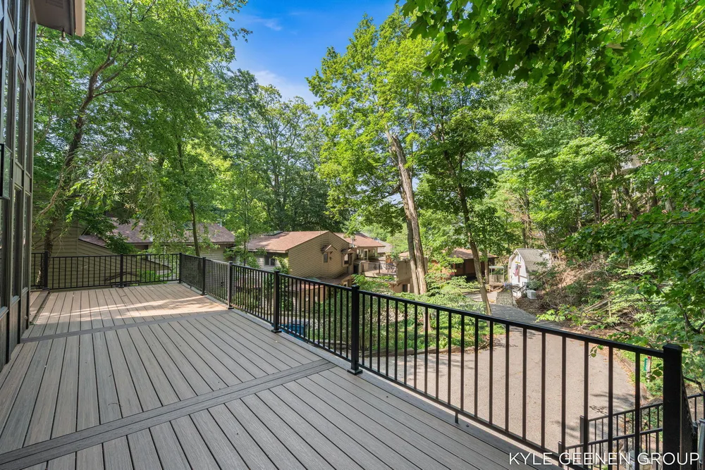 4719 Fox Hill Ln, Macatawa, MI 49434