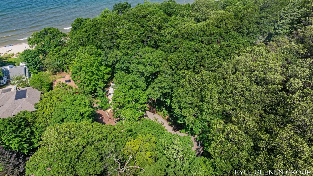 4719 Fox Hill Ln, Macatawa, MI 49434