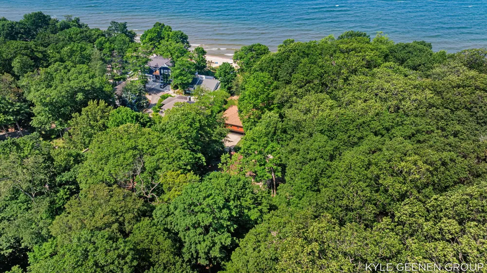 4719 Fox Hill Ln, Macatawa, MI 49434