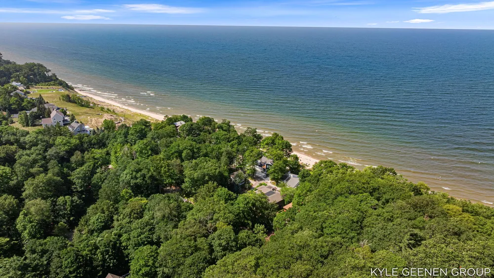 4719 Fox Hill Ln, Macatawa, MI 49434