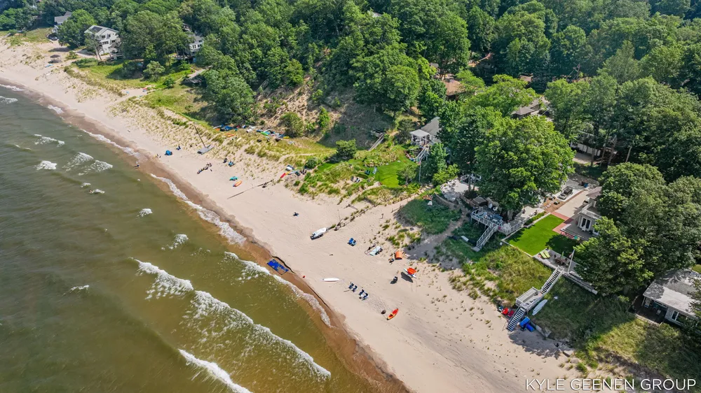 4719 Fox Hill Ln, Macatawa, MI 49434
