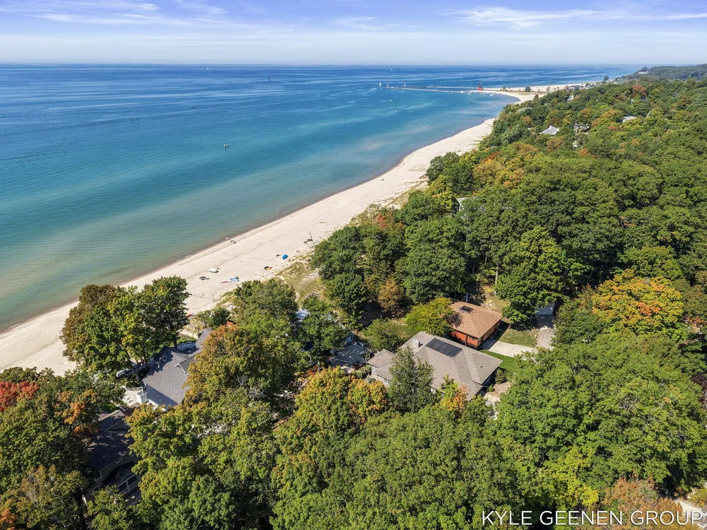 4719 Fox Hill Ln, Macatawa, MI 49434