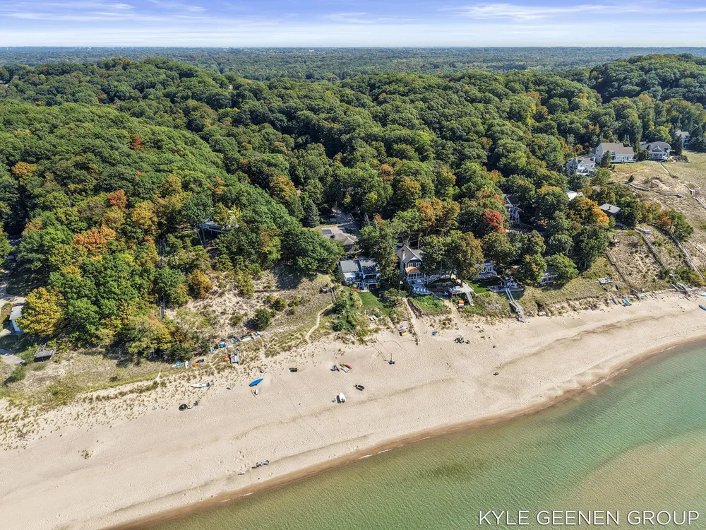 4719 Fox Hill Ln, Macatawa, MI 49434