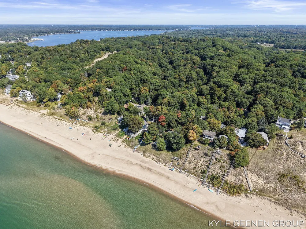 4719 Fox Hill Ln, Macatawa, MI 49434