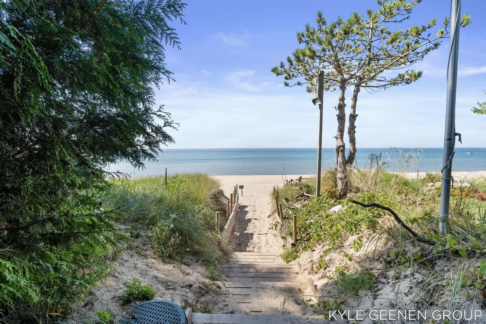 4719 Fox Hill Ln, Macatawa, MI 49434