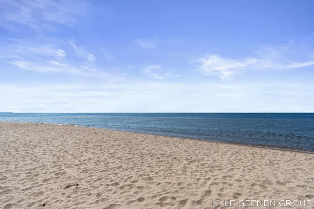 4719 Fox Hill Ln, Macatawa, MI 49434