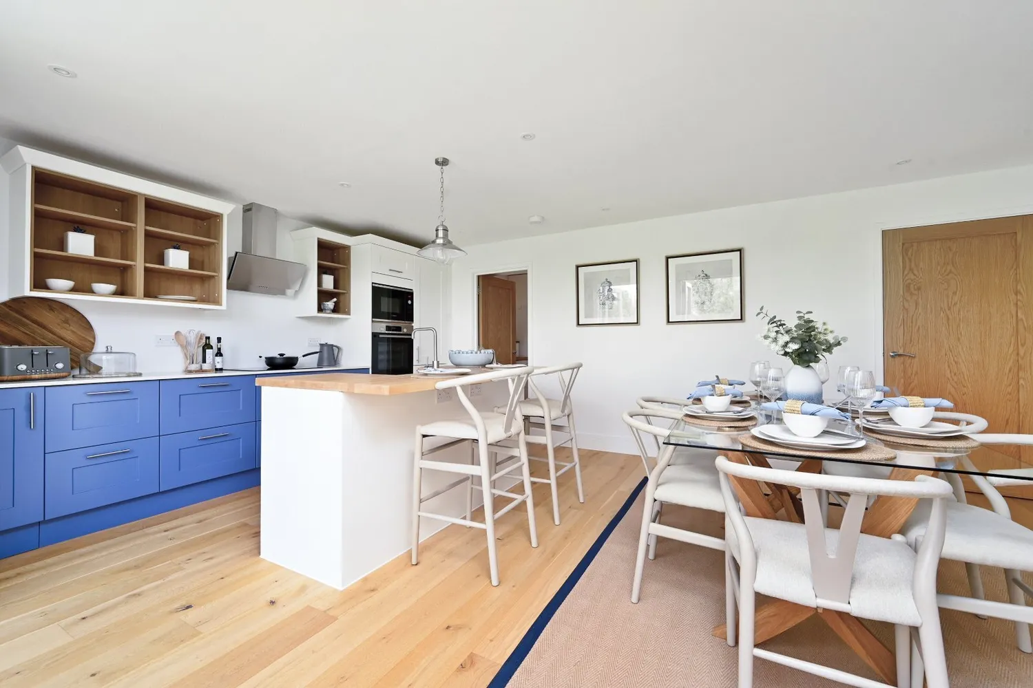 The Courtyard, Ardingly Road, RH16 photo 2
