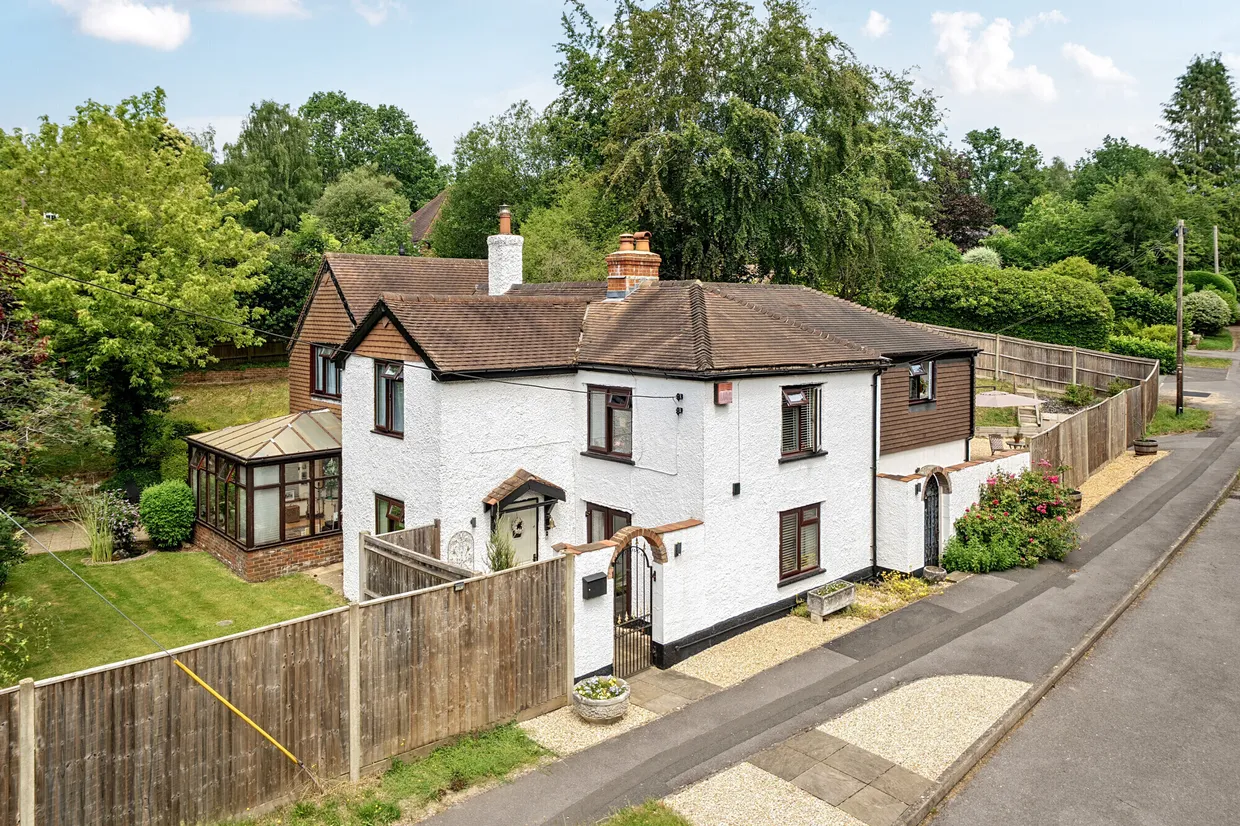 London Road, Liphook, GU30 photo 1