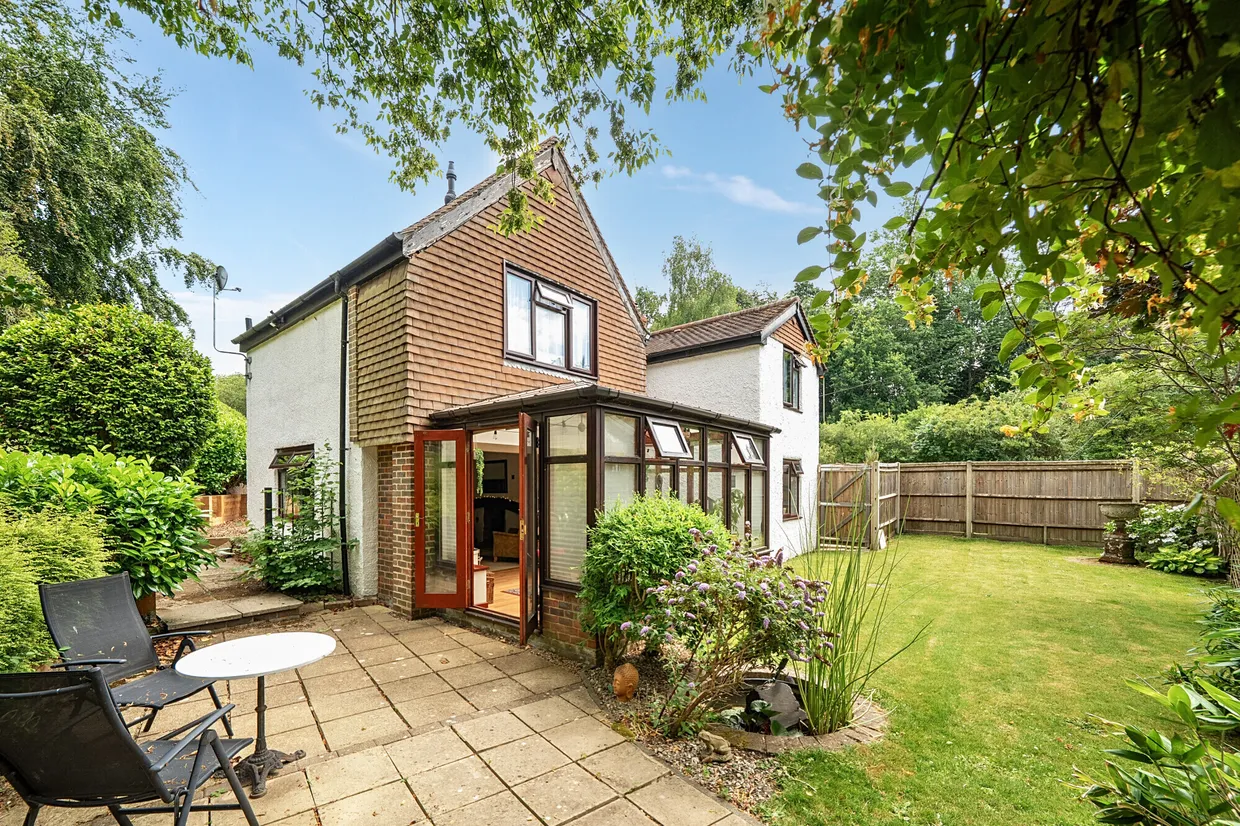 London Road, Liphook, GU30 photo 2