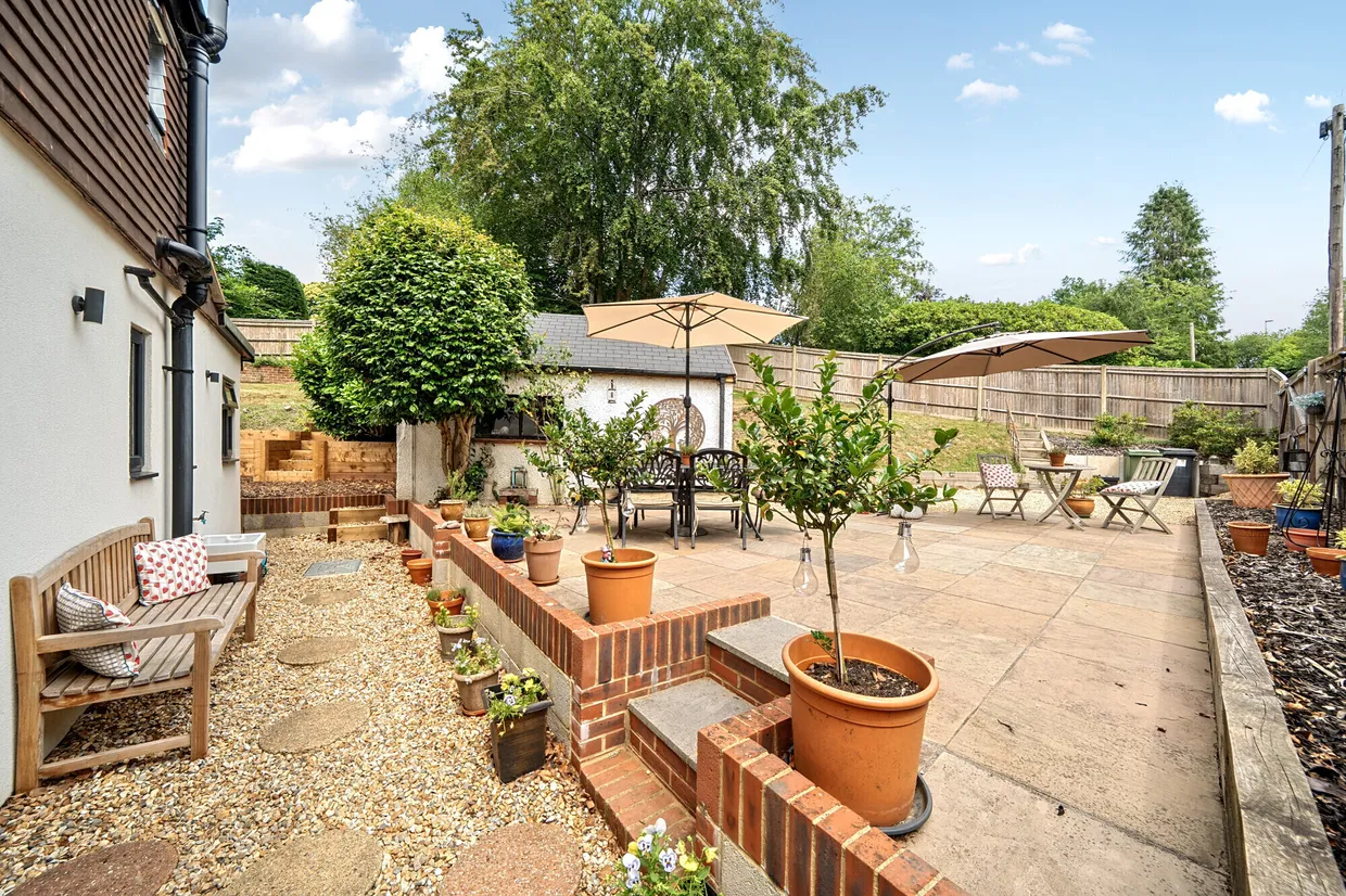 London Road, Liphook, GU30 photo 3