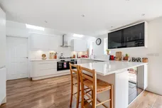 London Road, Liphook, GU30 photo 4