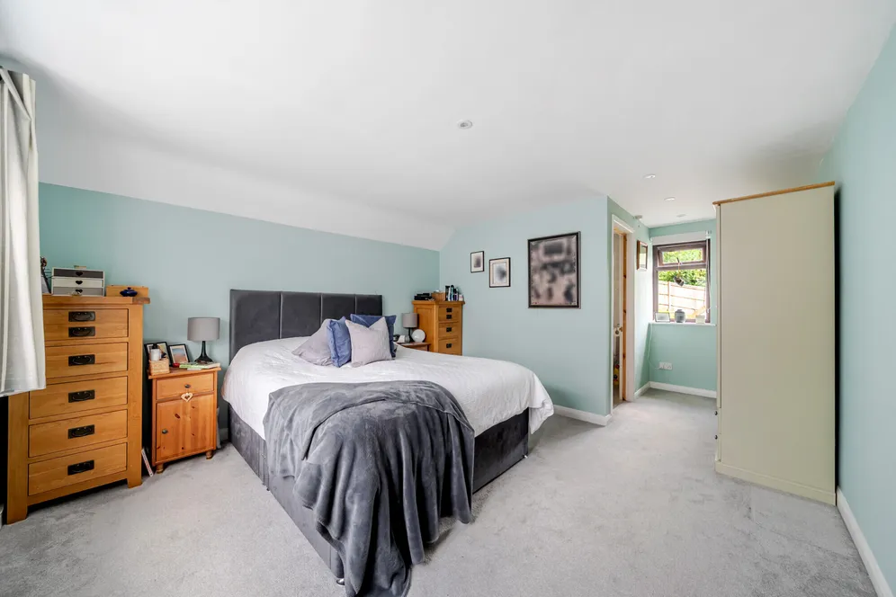 London Road, Liphook, GU30 photo 7