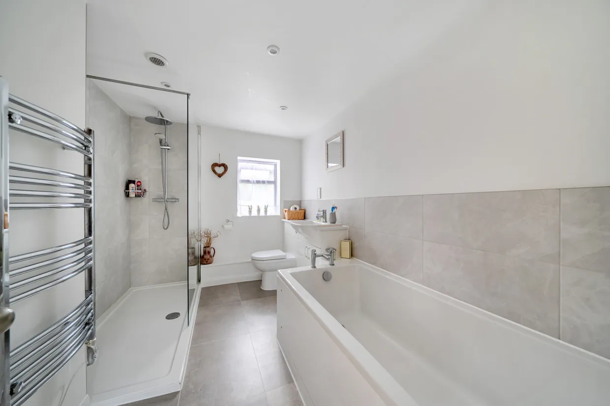 London Road, Liphook, GU30 photo 9