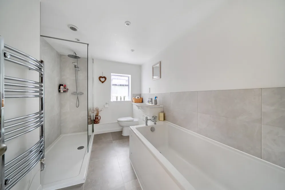 London Road, Liphook, GU30 photo 9