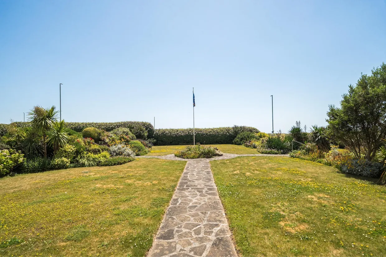 Marine Drive, Brighton, BN2 photo 16