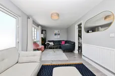 Seymours, HARLOW