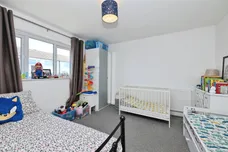 Seymours, HARLOW