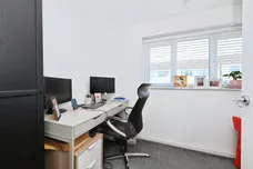 Seymours, HARLOW