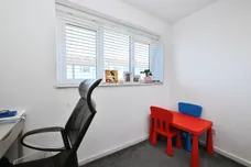 Seymours, HARLOW