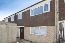 Seymours, HARLOW
