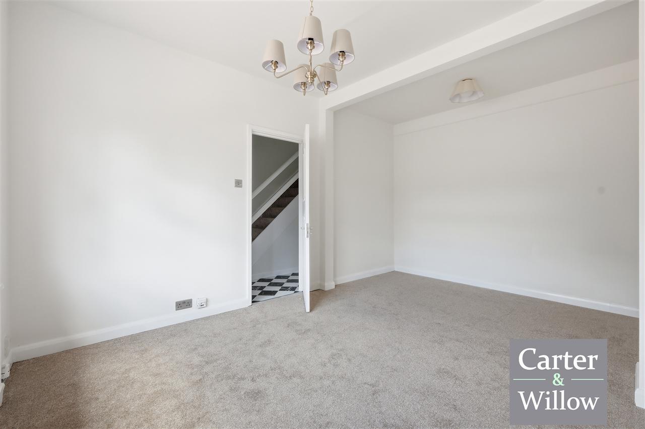 Becontree Avenue, Essex Image 9