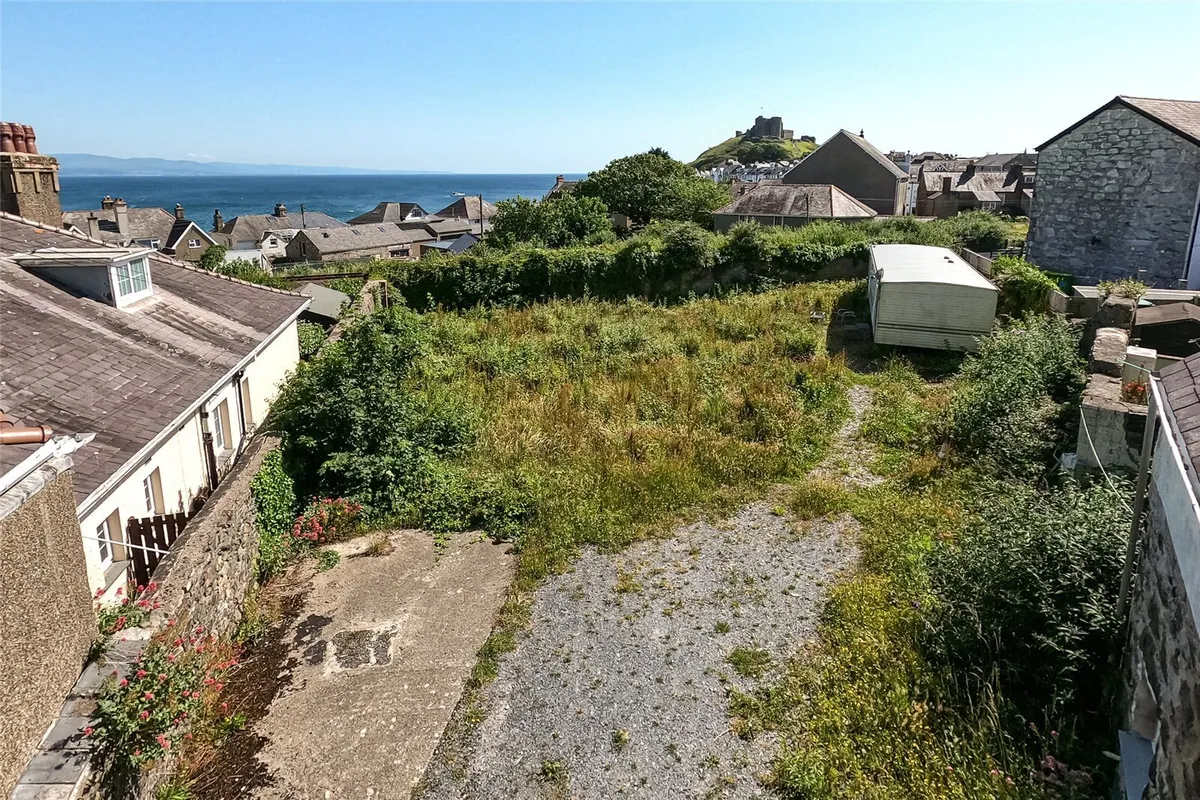 High Street, Criccieth, Gwynedd, LL52