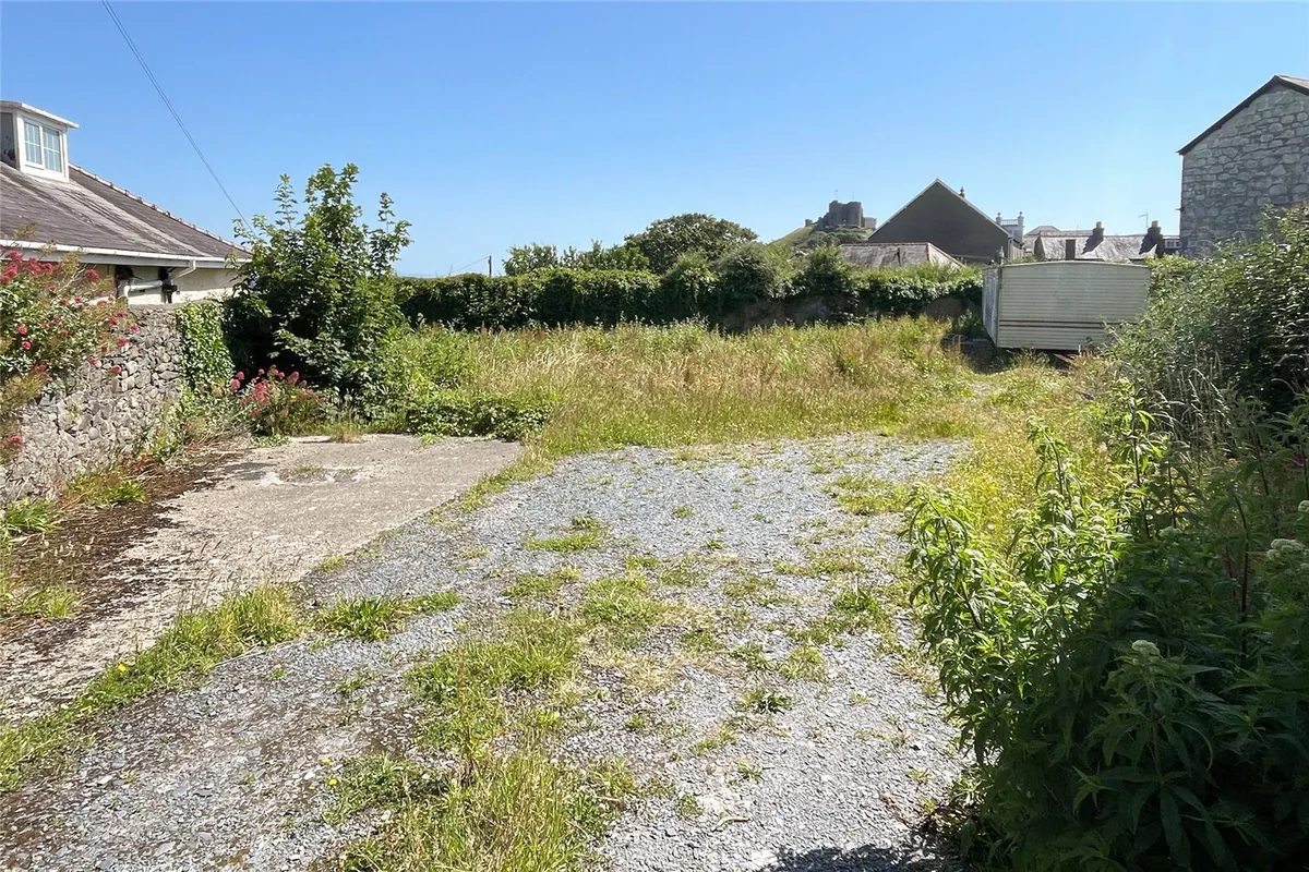 High Street, Criccieth, Gwynedd, LL52