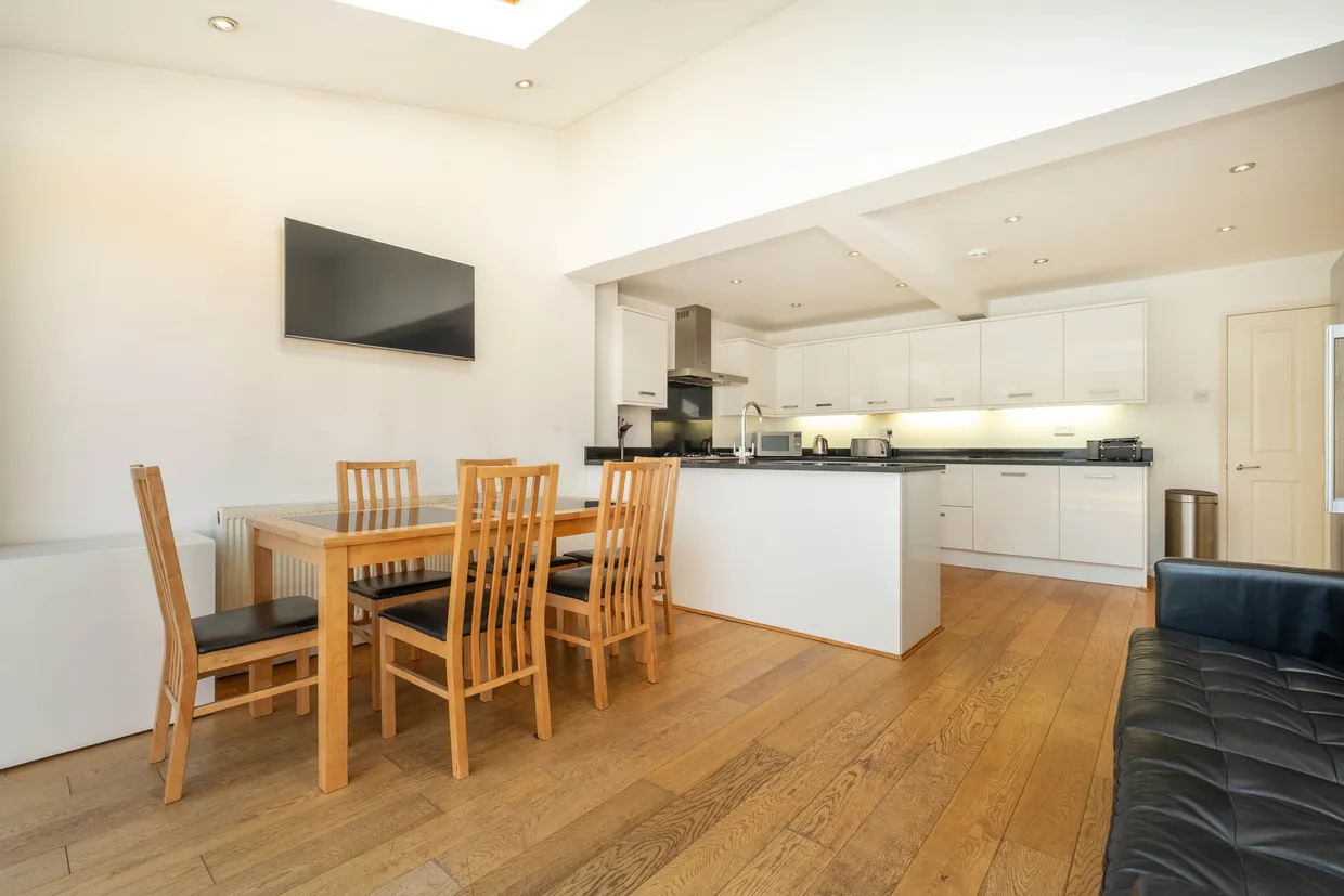 Uxbridge Road, Kingston Upon Thames, KT1 photo 8