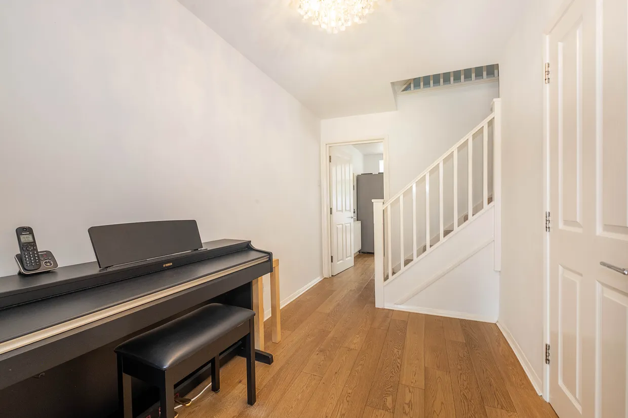 Uxbridge Road, Kingston Upon Thames, KT1 photo 12