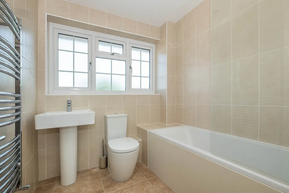 Uxbridge Road, Kingston Upon Thames, KT1 photo 15