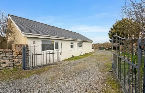 Capel Mawr, Bodorgan, Isle of Anglesey, LL62