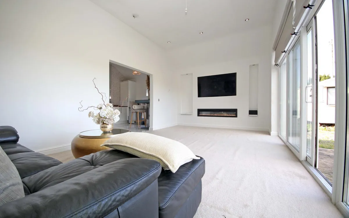 Capel Mawr, Bodorgan, Isle of Anglesey, LL62