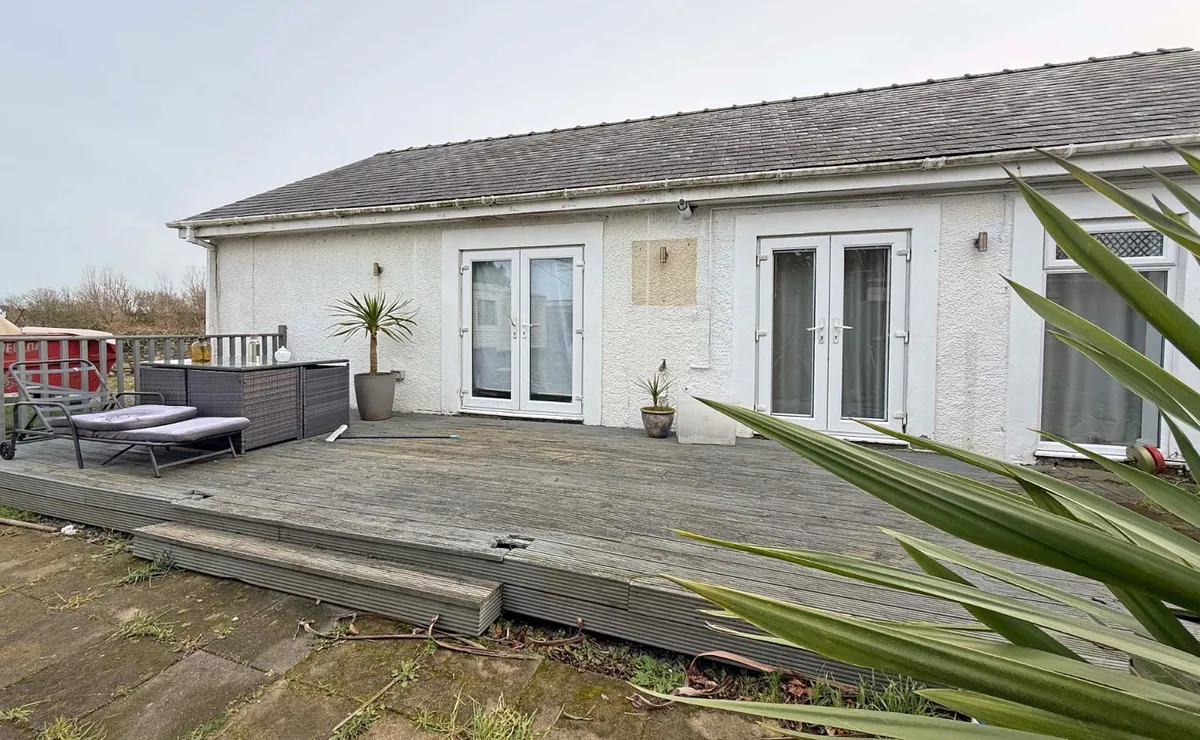 Capel Mawr, Bodorgan, Isle of Anglesey, LL62